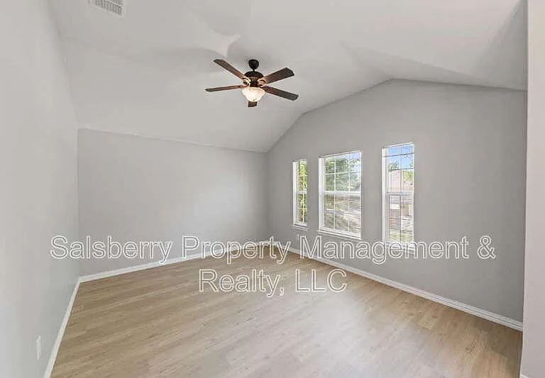 1032 Salt Creek Trl — Photo 4
