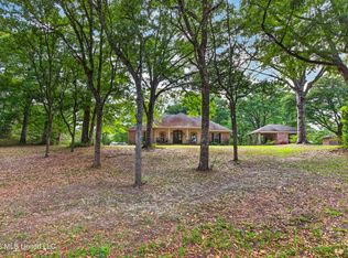 16123 Lake Dr W, Vancleave, MS 39565