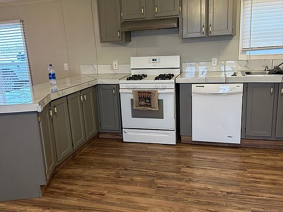 Stove and Dishwasher