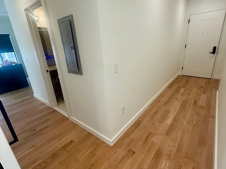 Brand new units 0-1 bedroom — Photo 4