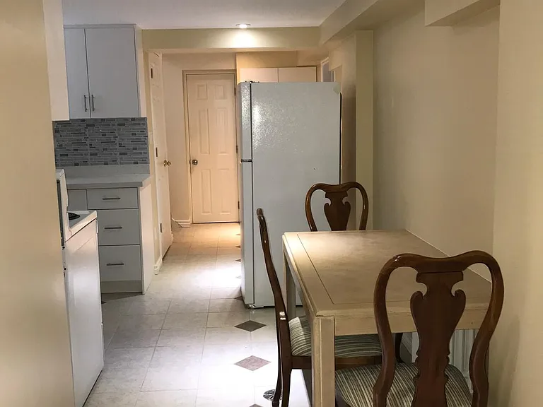 Yorkview Dr — Photo 5
