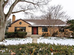13135 Sherwood Dr, Huntington Woods, MI