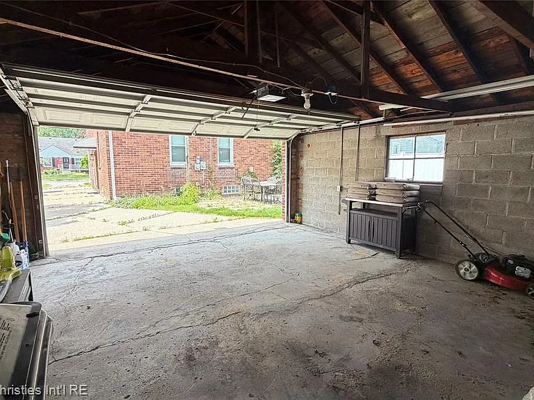2990 Oakshire Ave — Photo 24