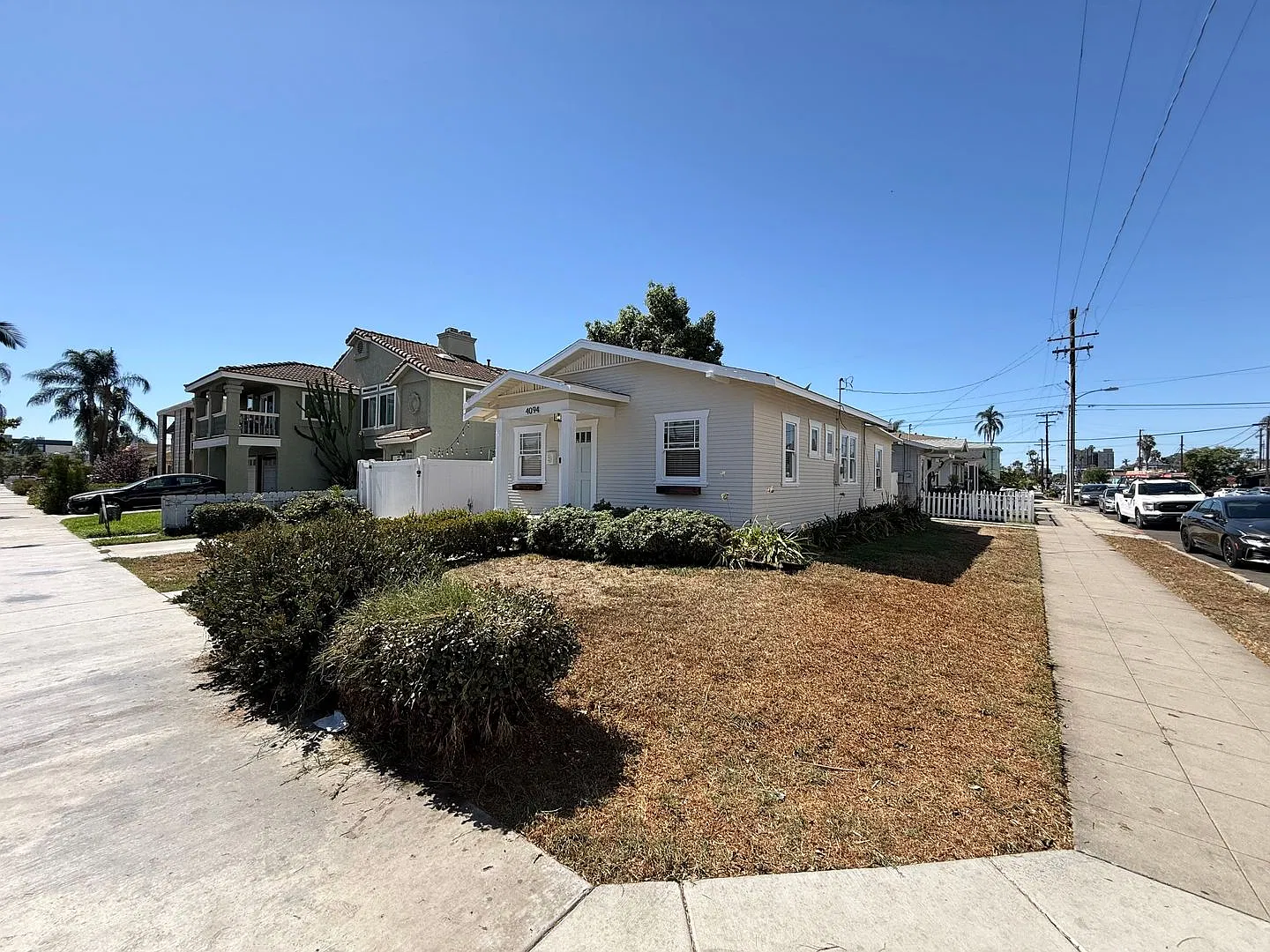 Prime North Park location 3bed 1 bath Bungalow with 2 off street parking spaces — Photo 2