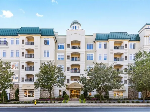 410 Westchester Avenue #306, Port Chester, NY 10573