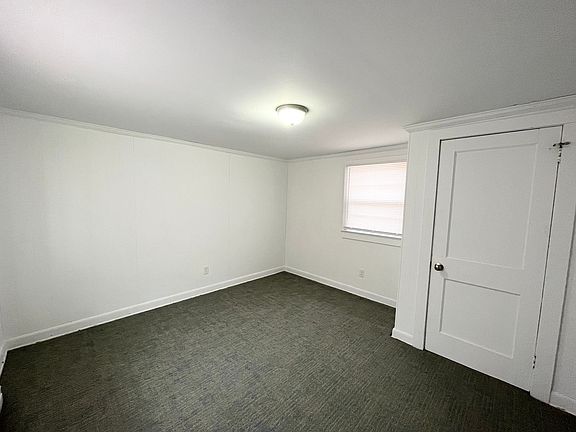 4th image of 107 E Ward St