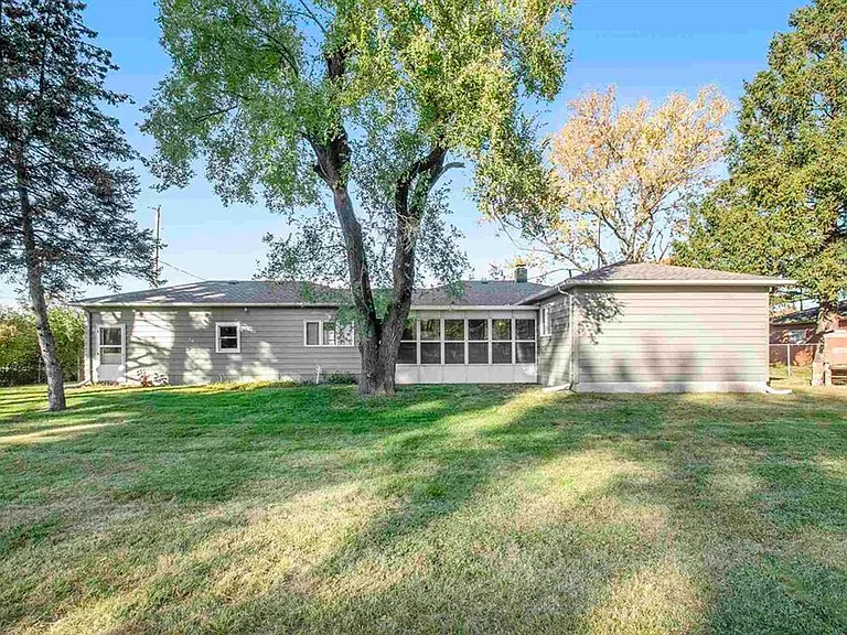 17306 Douglas Rd — Photo 23