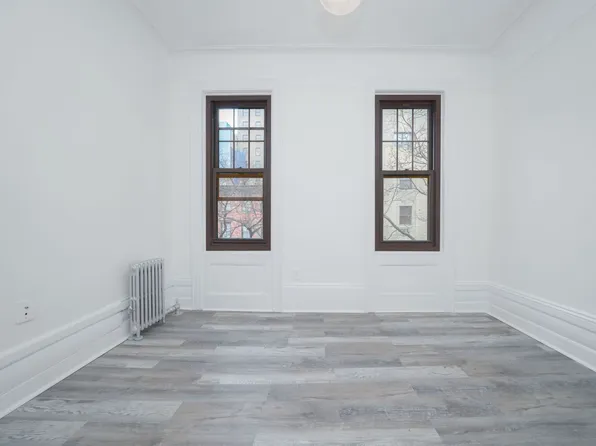 128 West 13th Street image 1 of 17