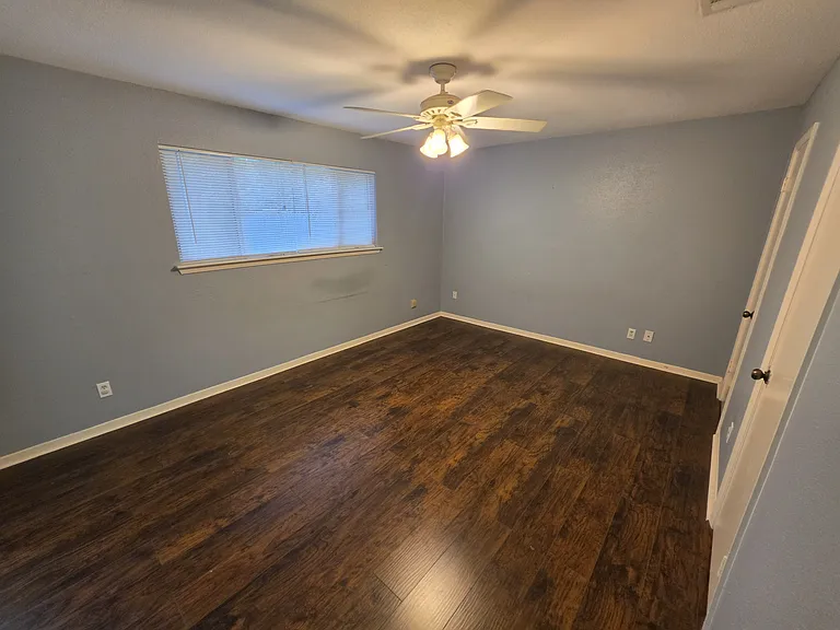 10003 Leamington Dr — Photo 6