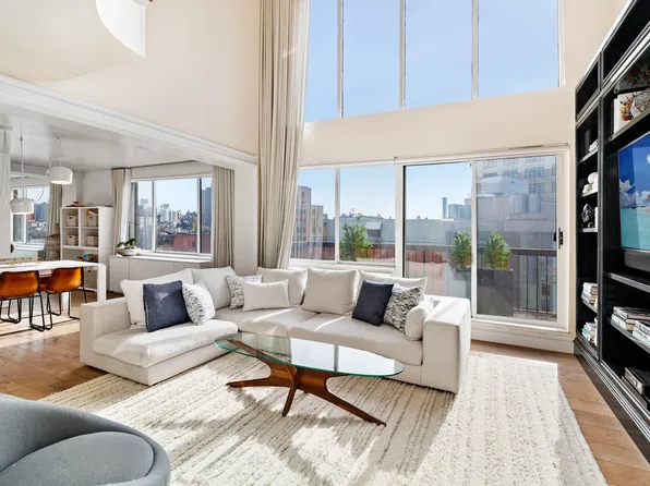 63 Downing Street image 1 of 12