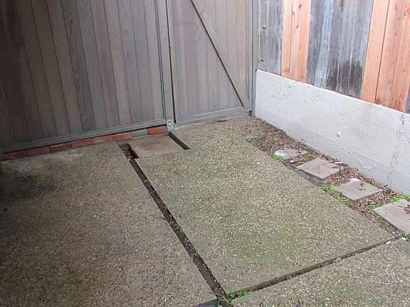 5th image of 4432 E 6th St #5