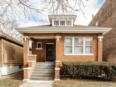 8451 S Phillips Ave, Chicago, IL, 60617