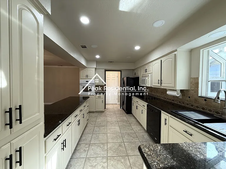 5706 Jeff Way — Photo 10