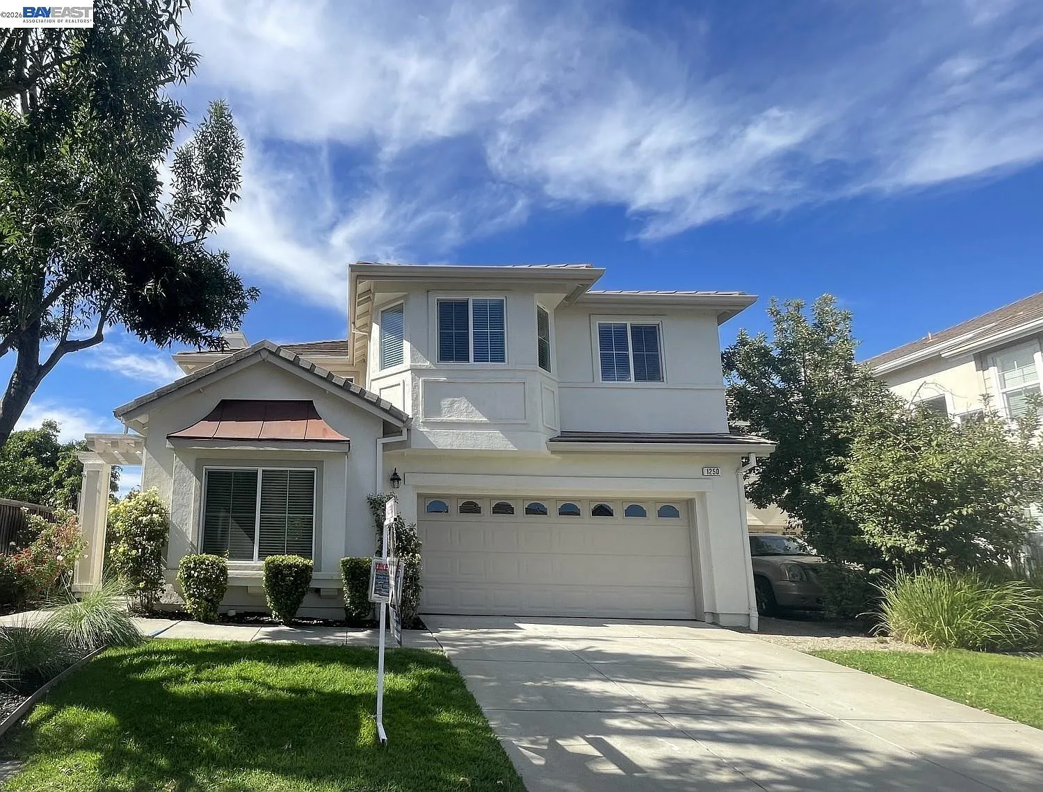 4 bed, 1939 sqft, $3,200 — Photo 1