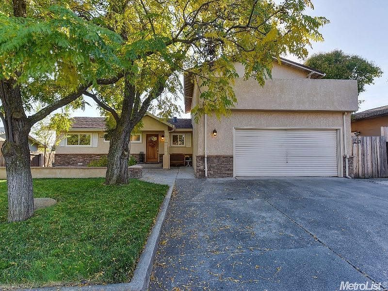 1st image of 120 Briarcliff Dr