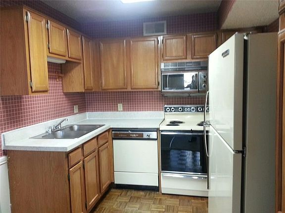 5th image of 8750 Park Ln APT 108