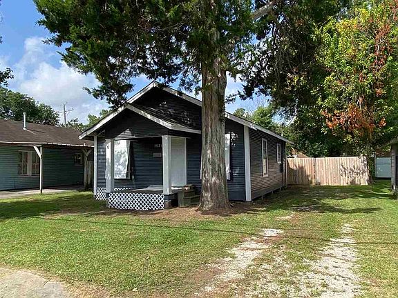 2nd image of 1026 Dallas St