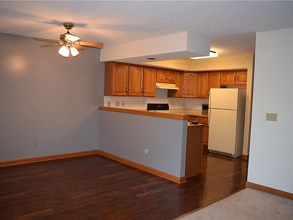 3rd image of 180 Thorn Way