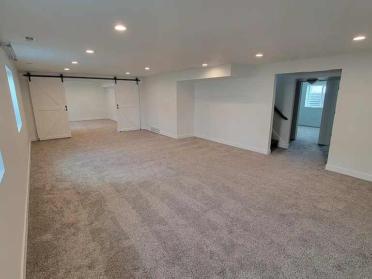 2496 W Glover Ln — Photo 11