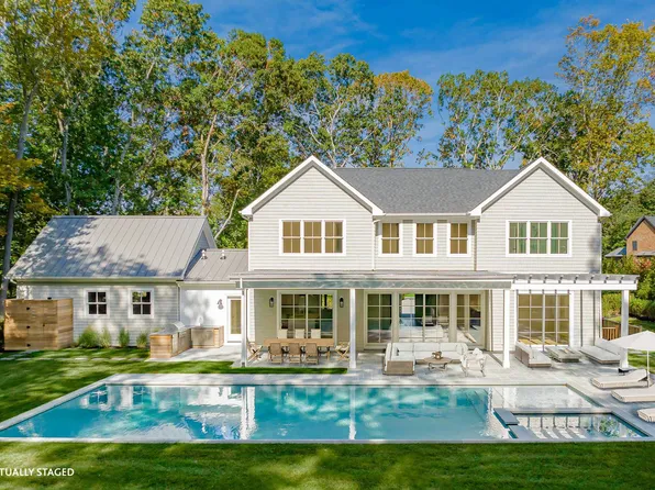 15 Sag Harbor Ct, Sag Harbor, NY 11963