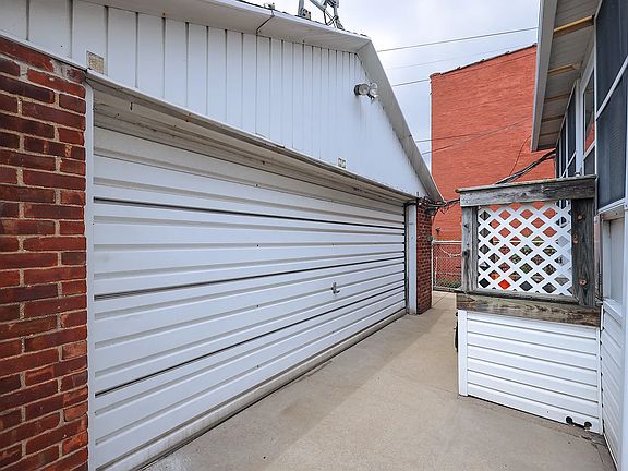 4th image of 1720 W 12th St