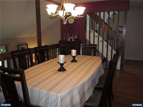 3rd image of 5424 Pinehurst Dr