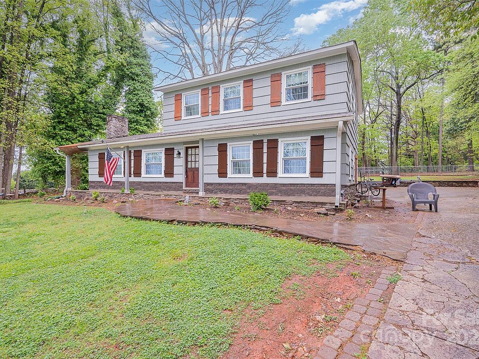1st image of 132 Oak Trl