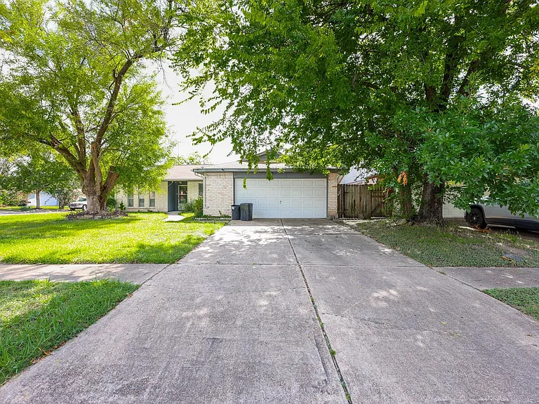 11938 Paramount Ln — Photo 1