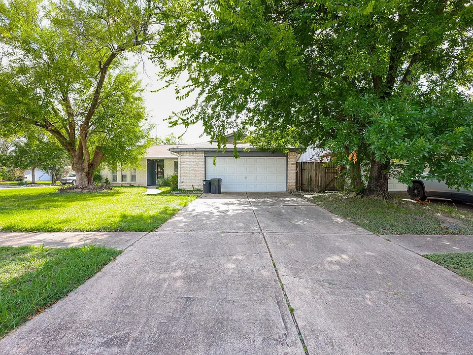 11938 Paramount Ln