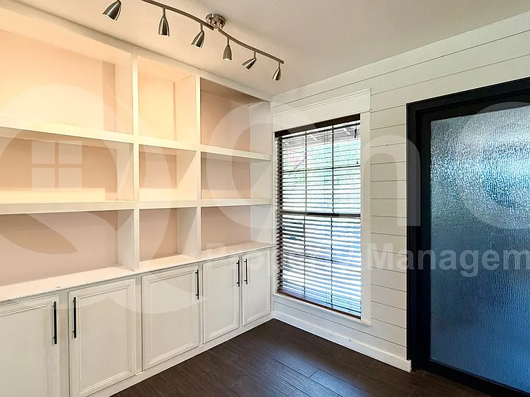 5702 W Royal Palm Rd — Photo 5