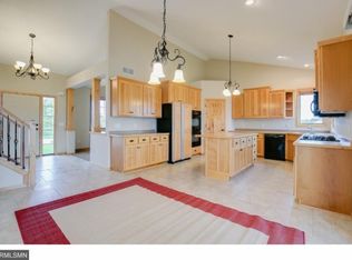 2221 Longhorn Ln, Buffalo, MN 55313