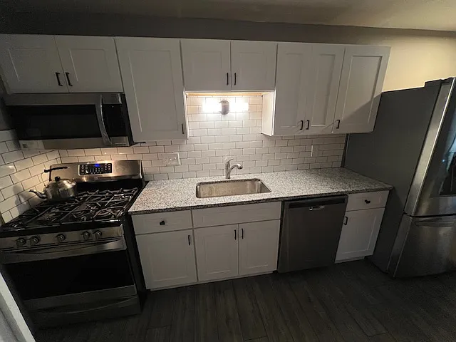 1717 Summit St #2D — Photo 3