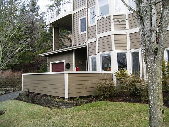 5th image of 22710 SE 43rd Ct