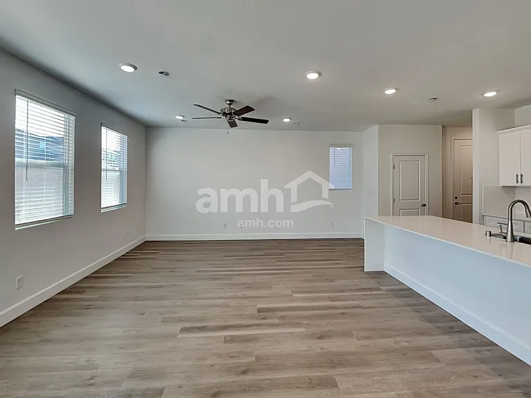 6411 Rush Ave — Photo 6