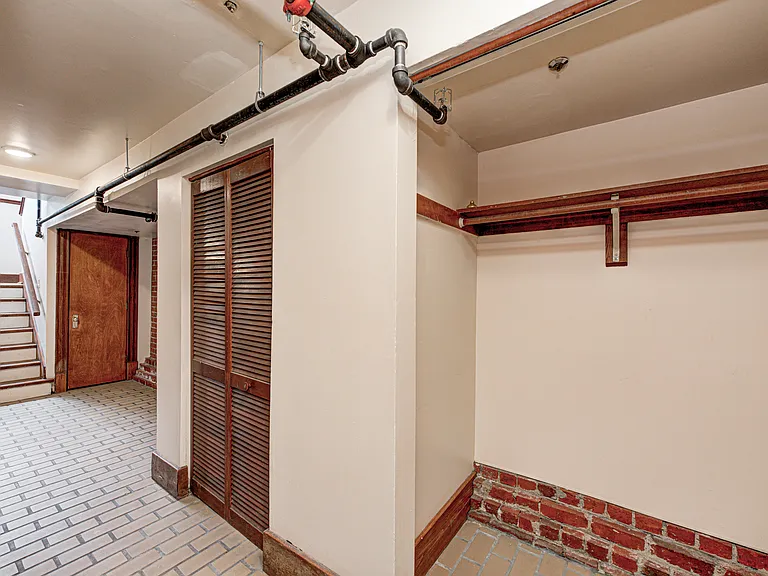 315 N Senate Ave #D — Photo 3