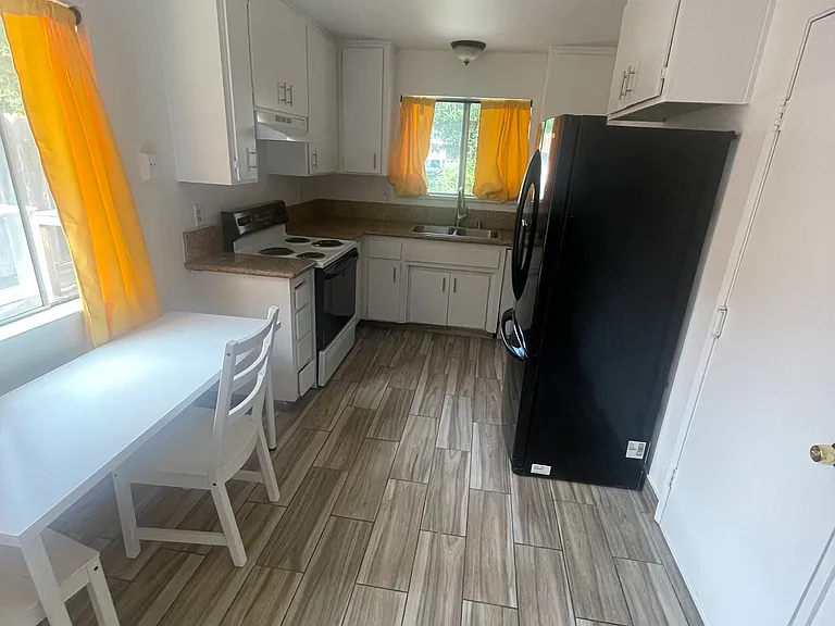 2819 Carver Rd — Photo 9