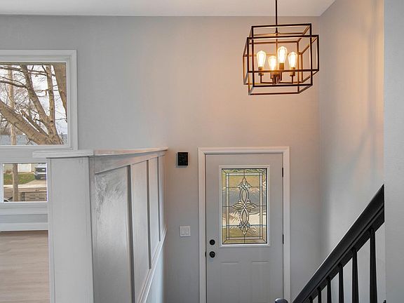 3rd image of 1336 Southlea Dr