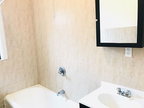 5th image of 351 E 21st St APT 3K