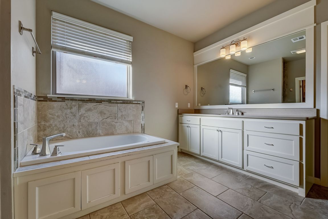 417 Idabel Bridge Cir, Edmond, OK 73034 MLS 1075157 Zillow