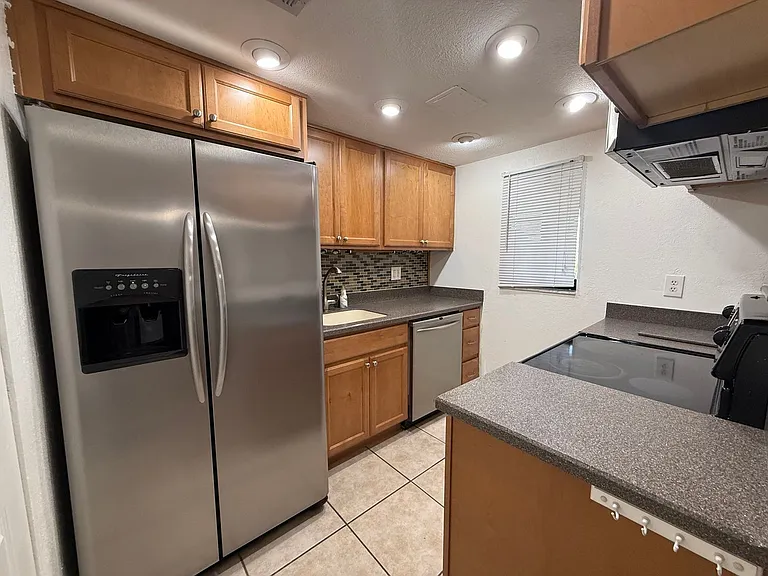 633 S Palmetto Ave #301 — Photo 11