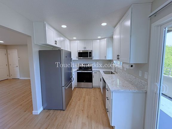5th image of 2289 5th Ave APT 3