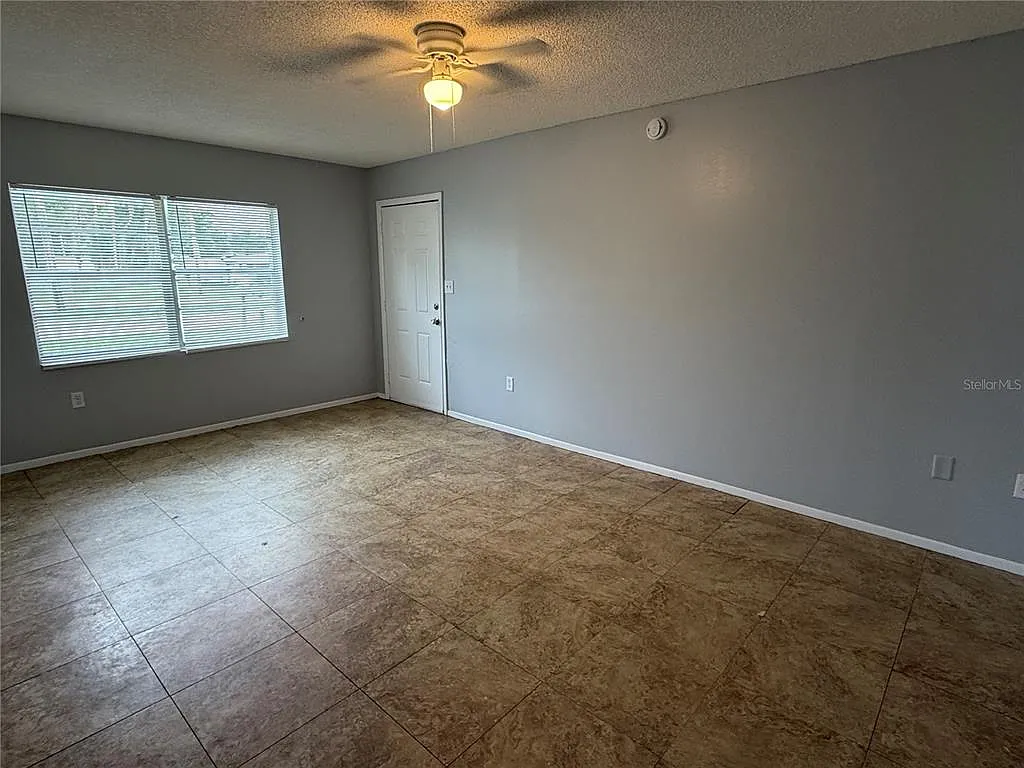 2 bed, 1.0 bath, 854 sqft, $1,275 — Photo 2