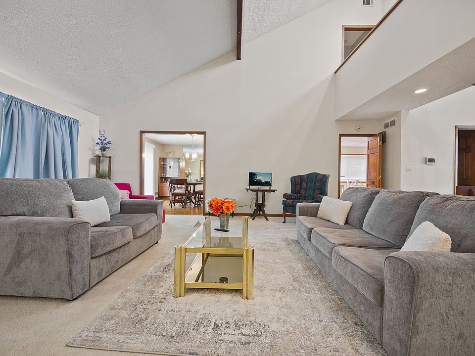 1st image of 500 Hickory Hills Trl