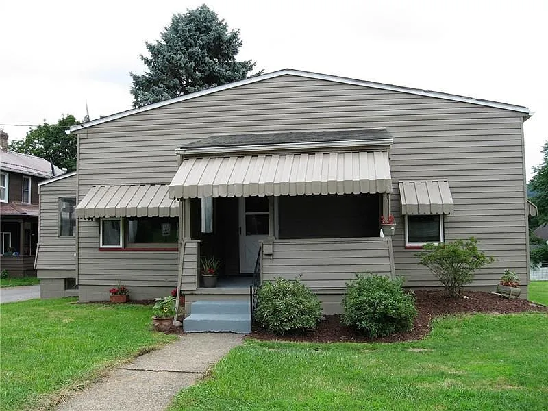 846 Hazlett Ave photo 1