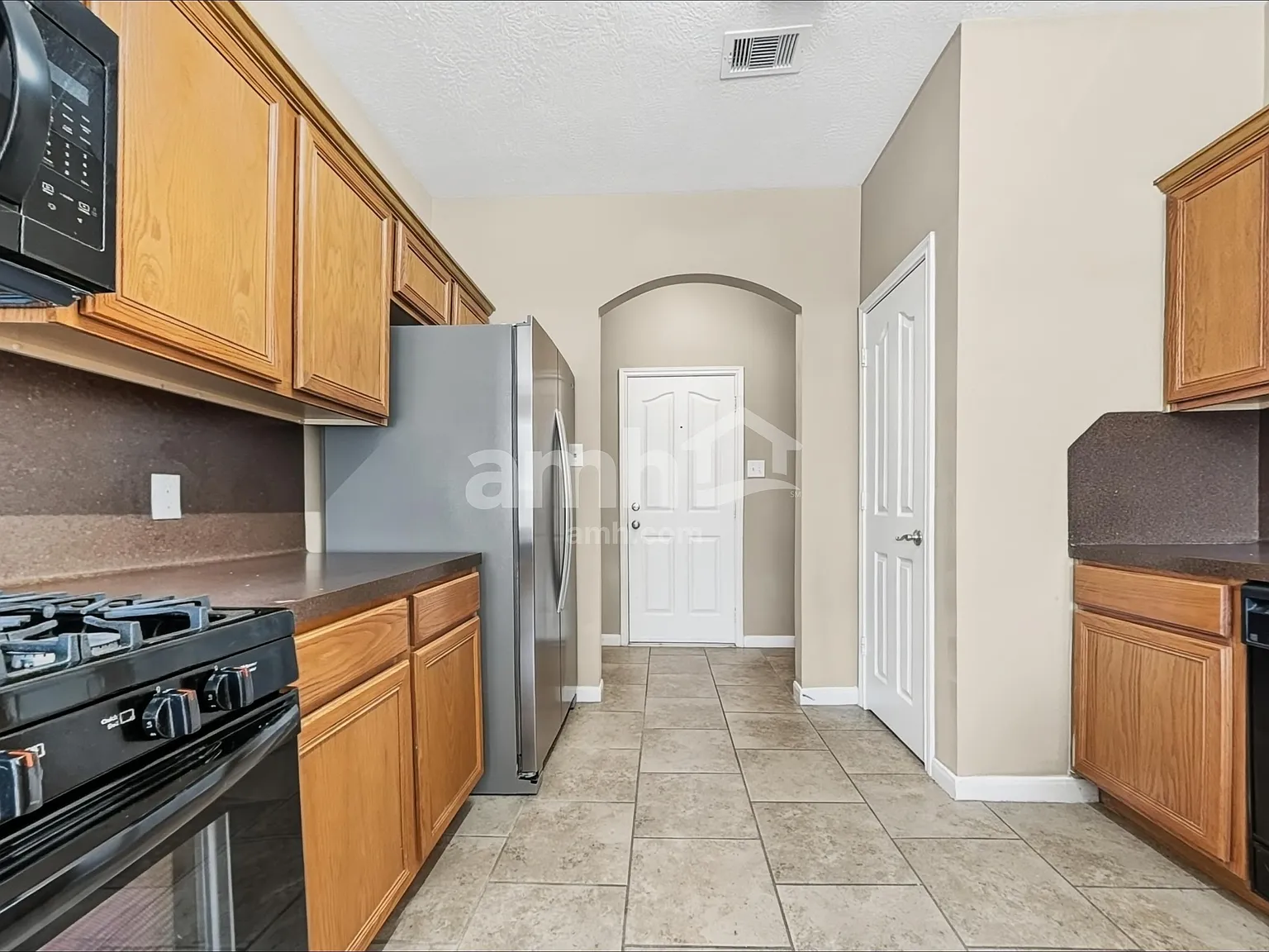 3 bed, 2.5 bath, 1710 sqft, $1,845 — Photo 4
