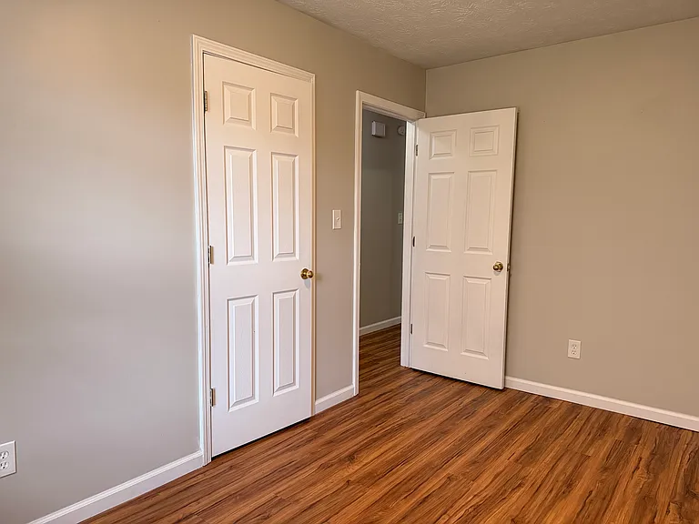 276 Pleasant Pointe Dr — Photo 9