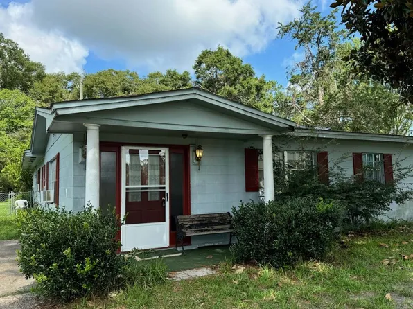 1402 Longleaf Dr, Live Oak, FL 32064
