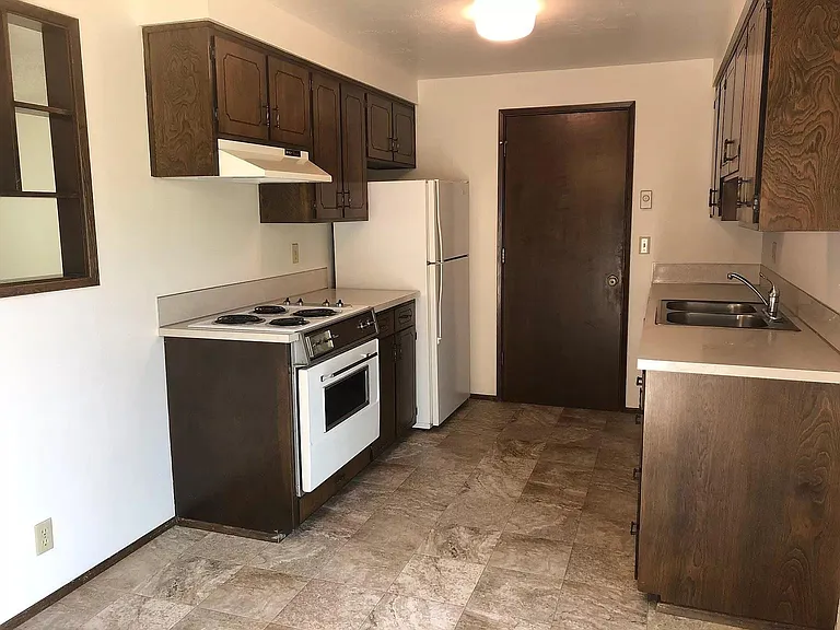 2106 Debra Dr — Photo 8