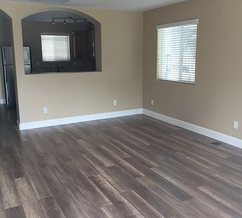 2nd image of 417 11th St APT 105