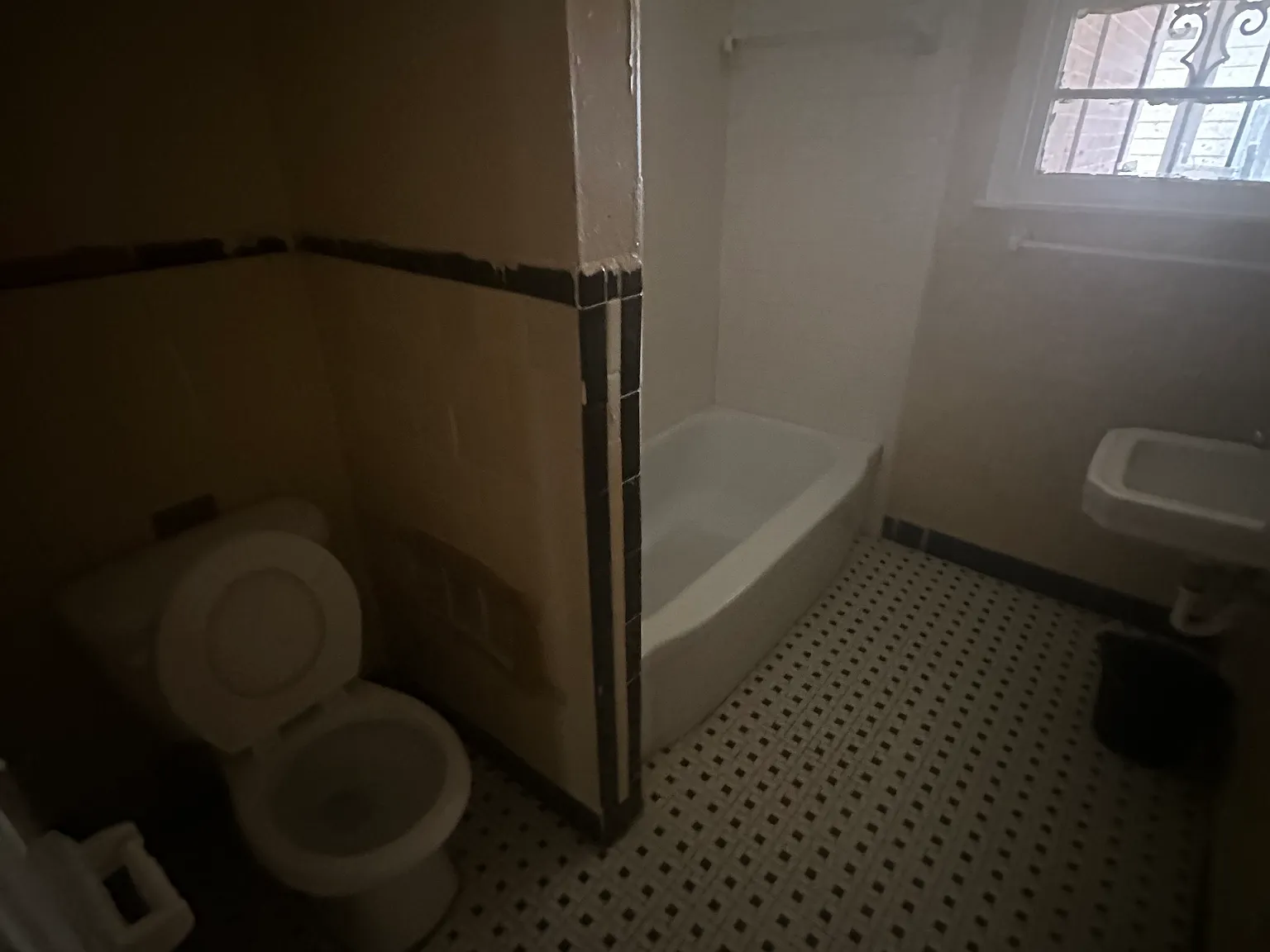 3 bed, 1092 sqft, $1,000 — Photo 3